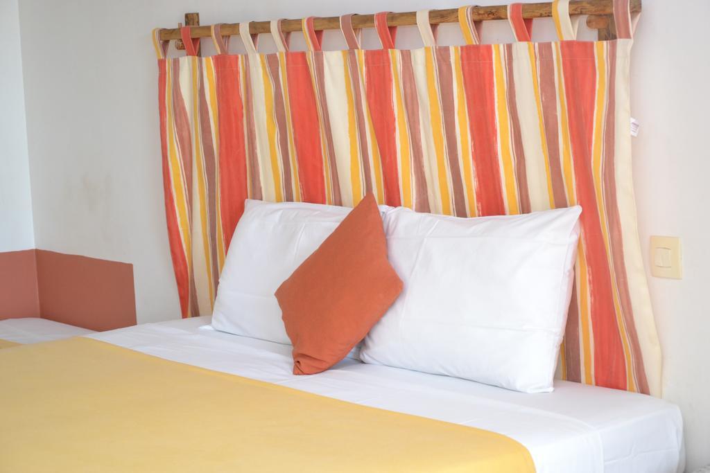 Hotel Cap Macabou Ле-Воклен Номер фото