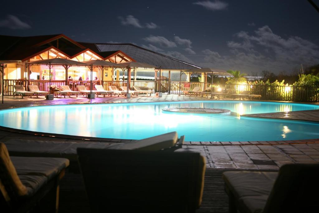Hotel Cap Macabou Ле-Воклен Экстерьер фото